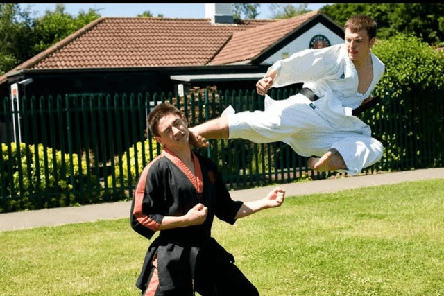 Tobi-Yoko-Geri demonstration by Ryan Lambert